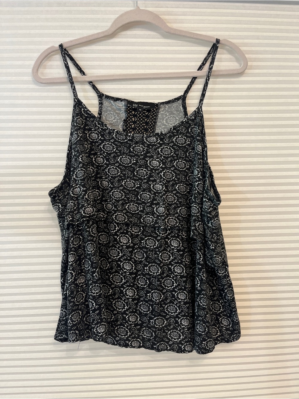 Women's Black Lace-Back Printed Spaghetti Strap Tank Top 1X